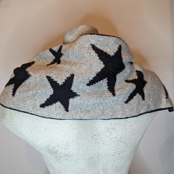 Aeropostale double sided reversible star scarf, black & silver - Picture 9 of 10